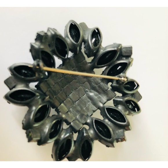 Open Back Prong set Black Glass Brooch - Picture 5 of 5